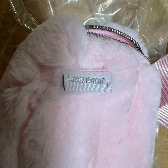 Lululemon Everywhere Belt Bag Plush Fleece Strawberry - Picture 8 of 9